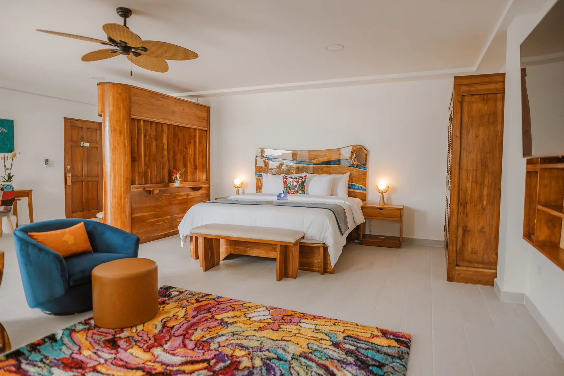 Rooms and suites 6